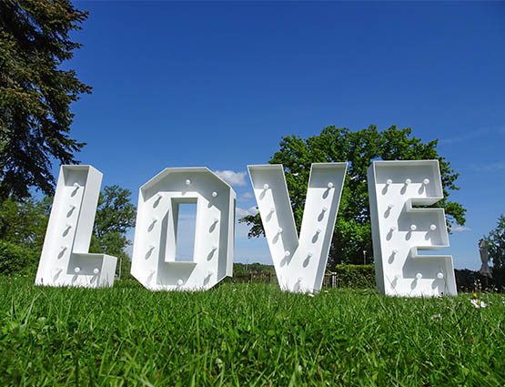 XXL Love Buchstaben 1,2m mieten Berlin Alles für die Hochzeit, Hochzeitstdekoration mieten Berlin - Hochzeitsdekoration mieten - Hochzeit mieten - Rund um die Hochzeit