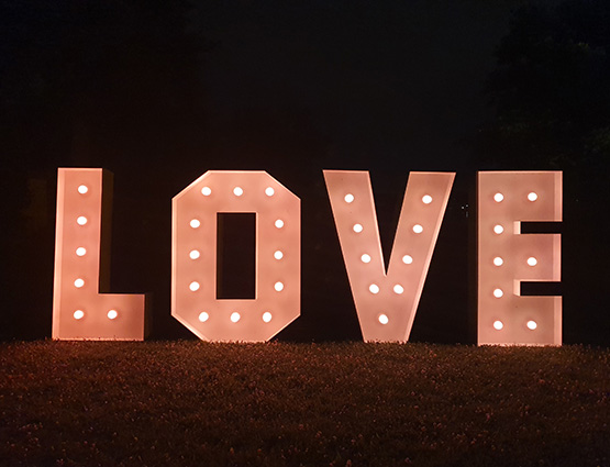 XL Love Buchstaben 1,2m mieten Berlin rund f&uuml;r die Hochzeit, Hochzeitstbuchstaben mieten Berlin, Hochzeitsdeko mieten, Hochzeit, rund um die Hochzeit