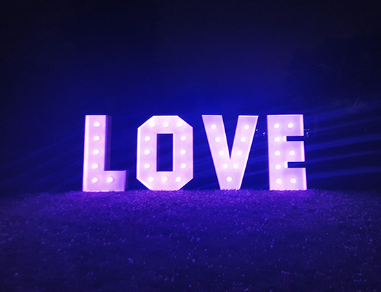 XL Love Buchstaben 1,2m mieten Berlin rund f&uuml;r die Hochzeit, Hochzeitstdekoration mieten Berlin, Hochzeitsdekoration mieten, Hochzeit mieten, rund um die Hochzeit